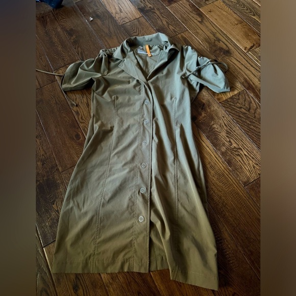 Lucy Green Short Sleeve Snap Front Flex Adventure Dress - Picture 1 of 5